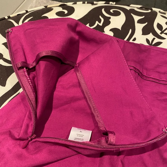 New York and Company Fushia Skirt - Picture 4 of 6